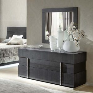D DRESSER
